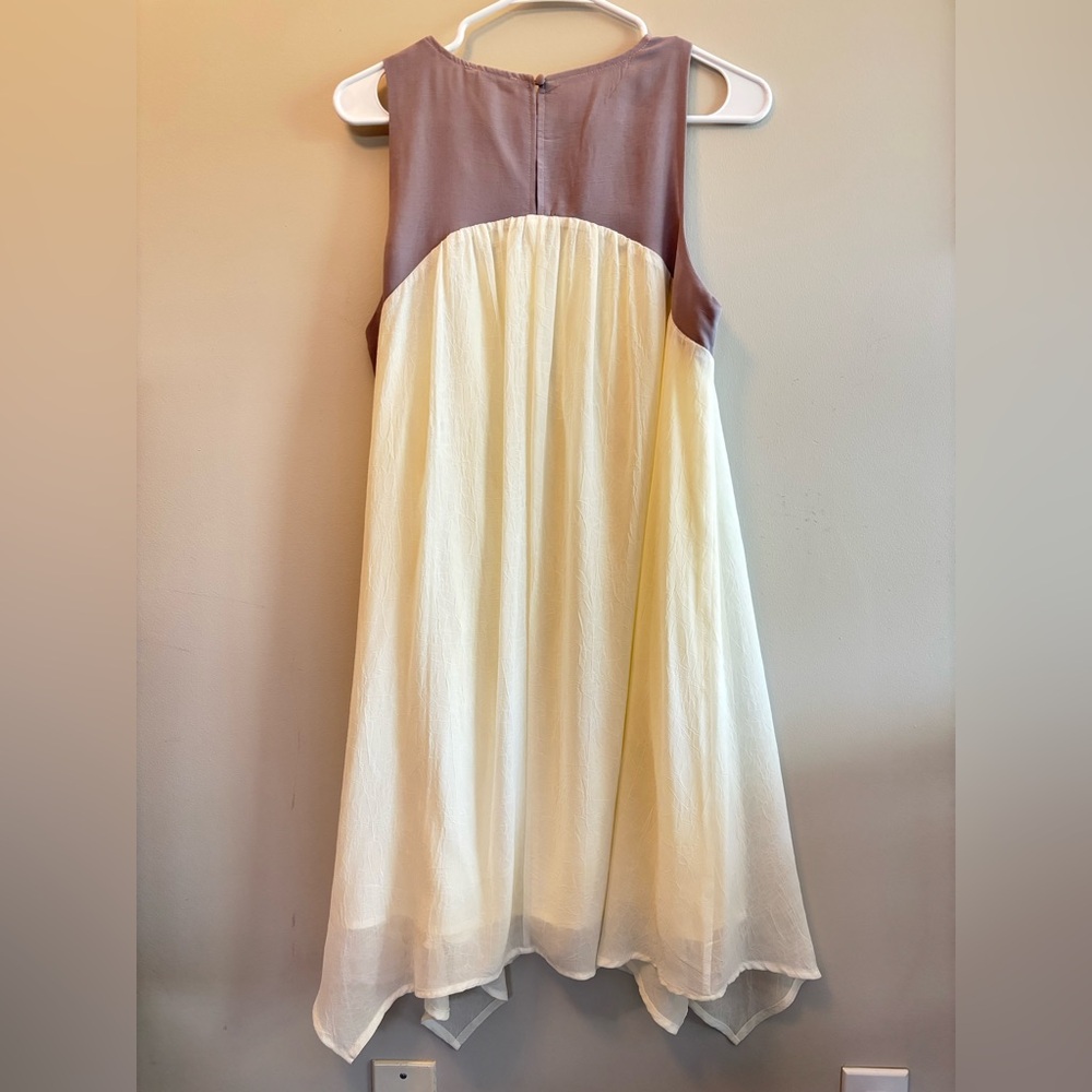 Mystree  Embroidered‎ Yoke Dress Crinkle Chiffon Cream Gold Lavender NWT Large - Picture 2 of 8